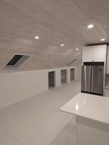 Building Photo - 120 Saltmarsh Pond Rd