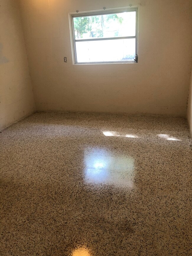 Building Photo - 157 N Rhodes St