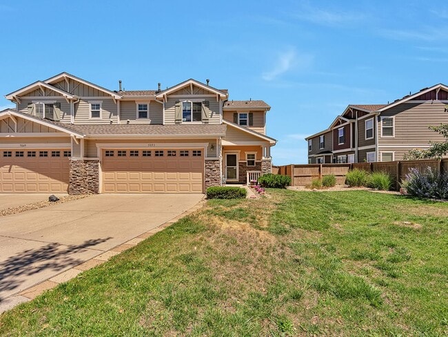 Building Photo - Spacious 3 Bedroom 2 1/2 Bath in Castle Rock!