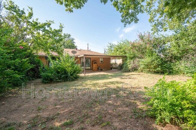 Building Photo - 2621 SW 52nd St