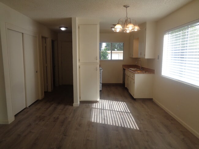 Building Photo - 1170 Forestwood Dr