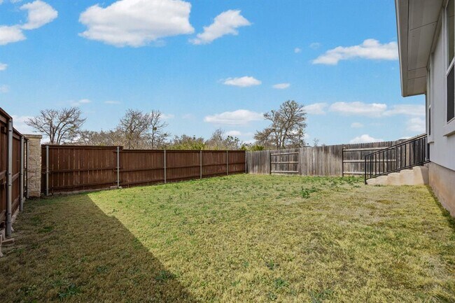 Building Photo - 101 Stone Cyn Dr