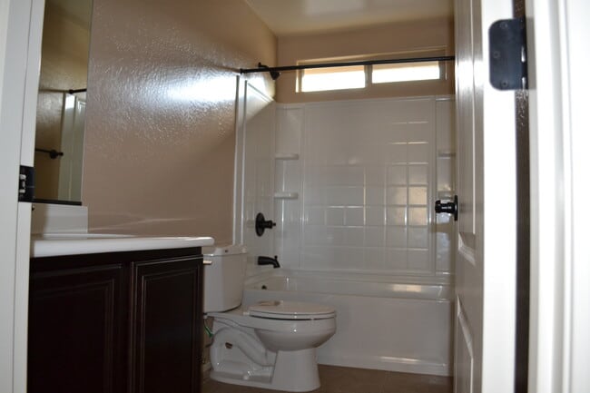 Building Photo - 1715 W Pelican Dr