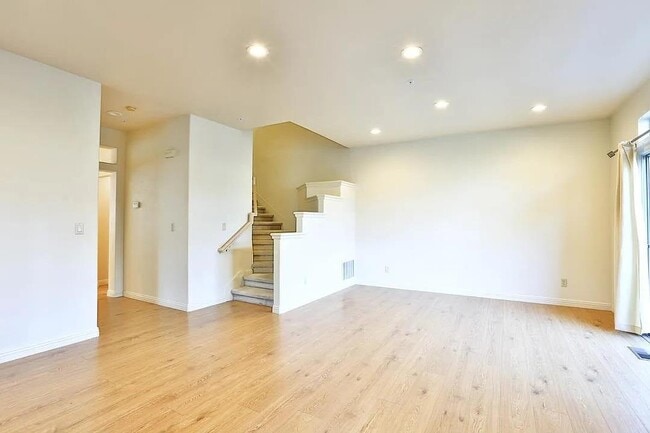 Building Photo - 510 Porpoise Bay Terrace