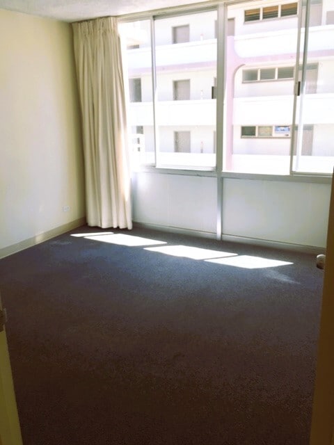 Building Photo - 2415 Ala Wai Blvd