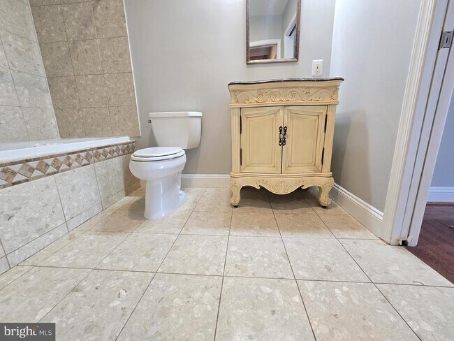 Building Photo - 112 N Luzerne Ave