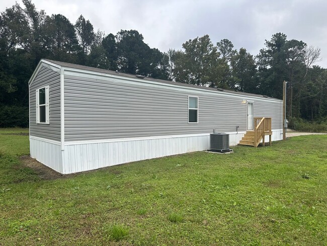 Building Photo - 145 Littleton St