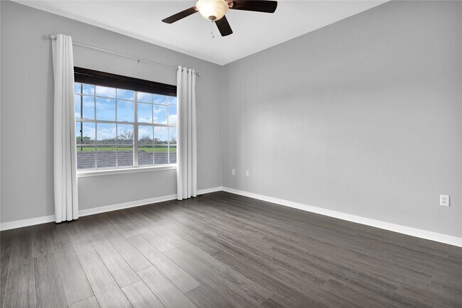 Building Photo - 12565 Melville Dr