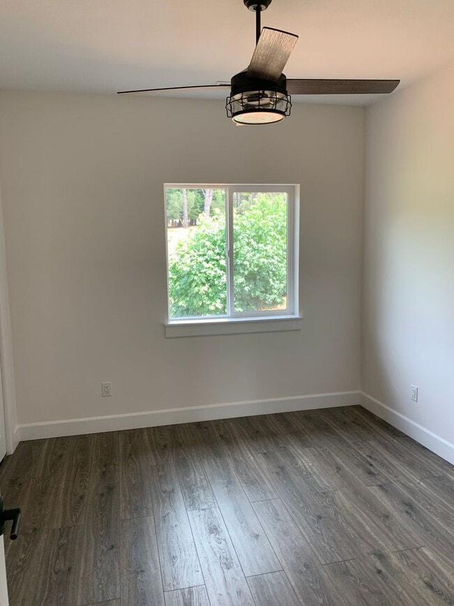 Building Photo - Breathtaking Paradise Retreat: Modern Home with Stunning Canyon Views and Next to Billie Park!