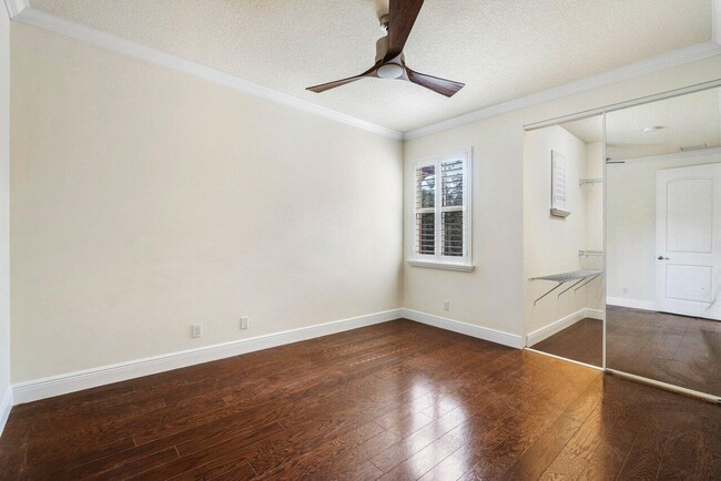 Building Photo - 8429 Cocoplum Sound Ln