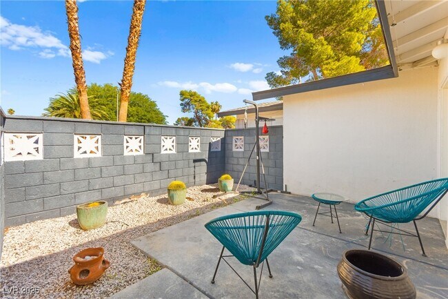 Building Photo - 1531 Commanche Dr