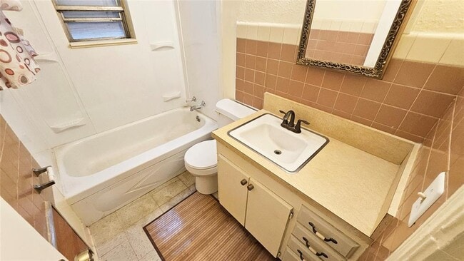 Building Photo - 2408 Woodward Ave