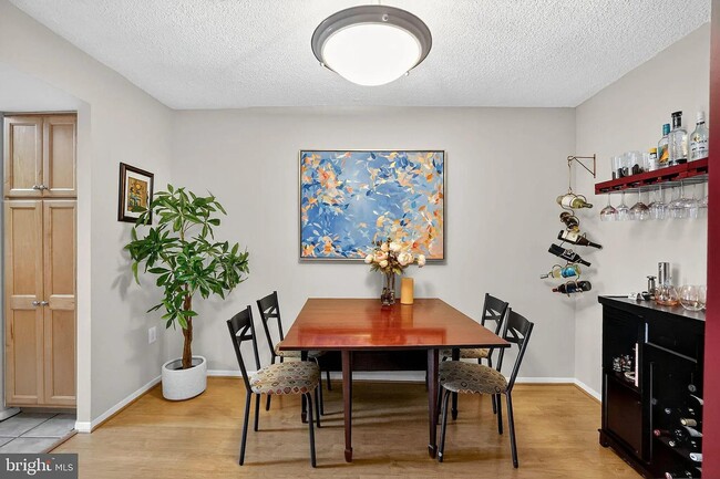 Building Photo - 4500 S Four Mile Run Dr