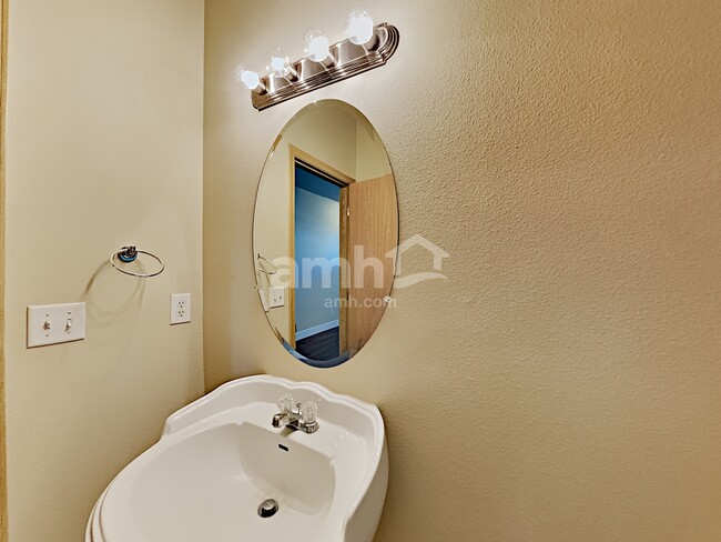 Building Photo - 2609 NE 105th Ct