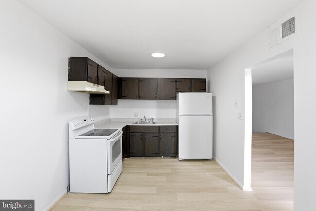 Building Photo - 1242 Liberte Ct