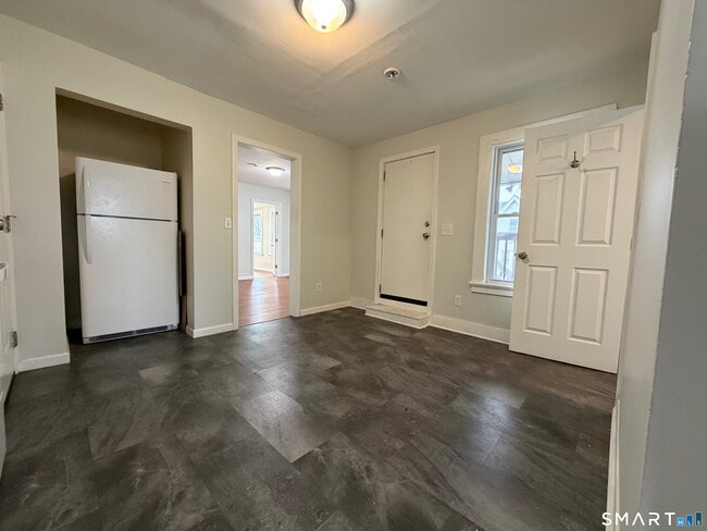 Building Photo - 244 Main St