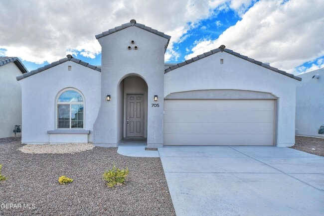 Building Photo - 705 Paseo De La Reina St