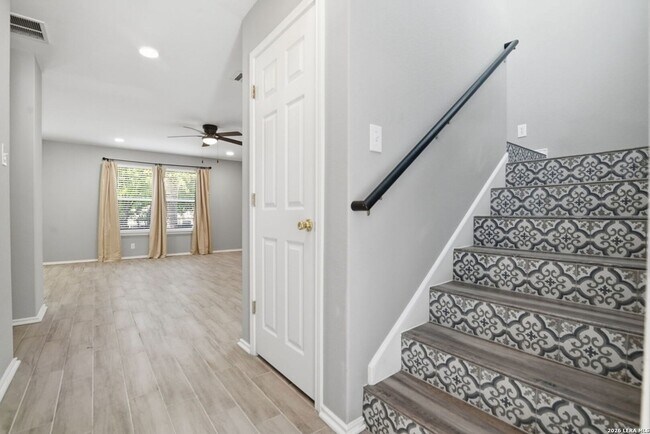 Building Photo - 655 Rattler Bluff