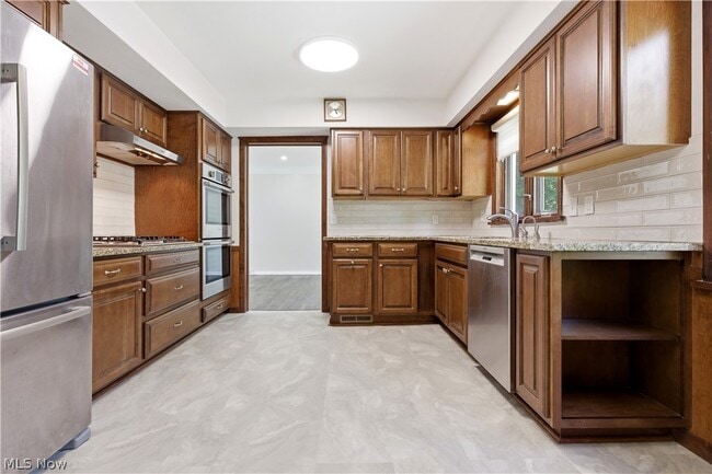 Building Photo - 2056 Laurel Hill Dr