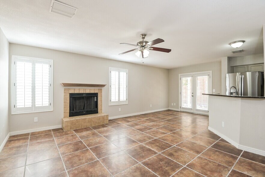 Building Photo - 2571 W Blaine Ct