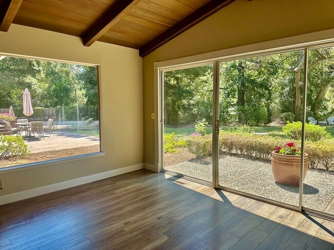 Building Photo - Single Story Home with Sparkling Pool, Large Spacious Lot with Top Schools! Monte Sereno/Los Gato...