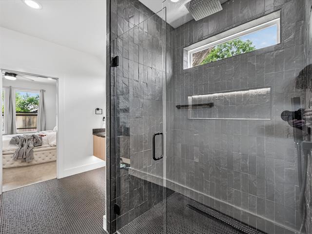 Building Photo - 1941 Glenmore Ave