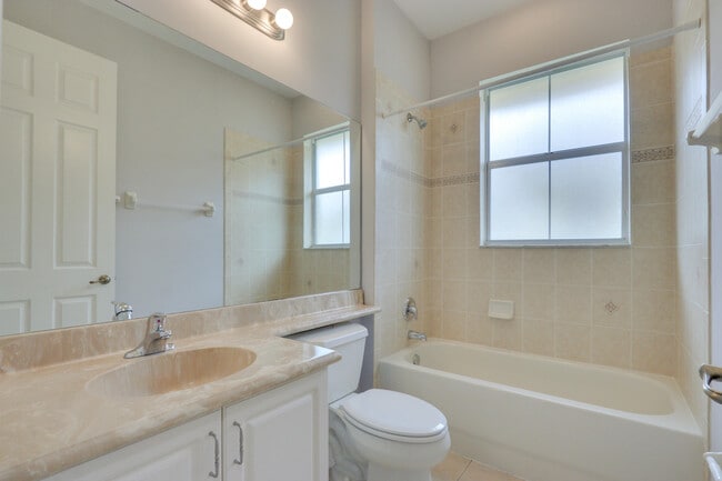 Building Photo - 1365 Vía De Pepi