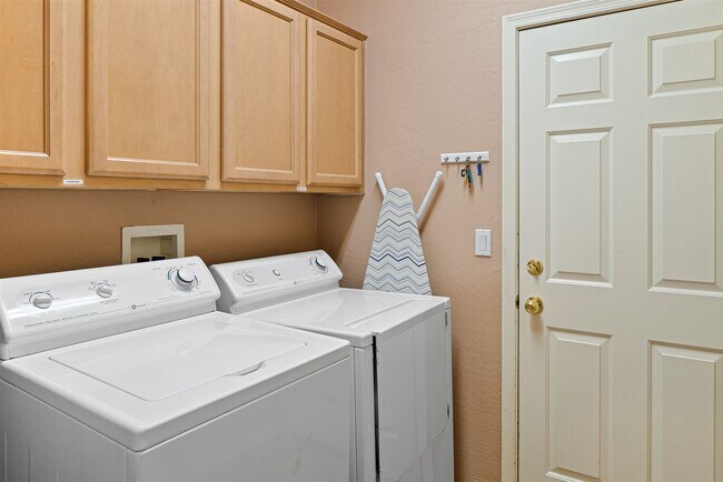 Building Photo - 90 E Bighorn Ct