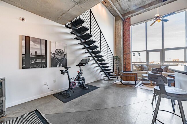 Building Photo - 2000 Bagby St