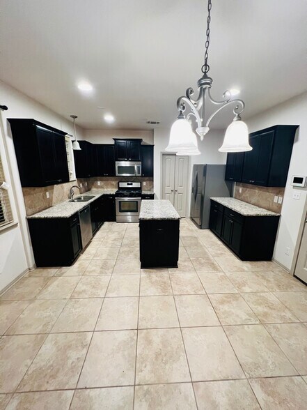 Building Photo - 206 Cobble Stone Ct