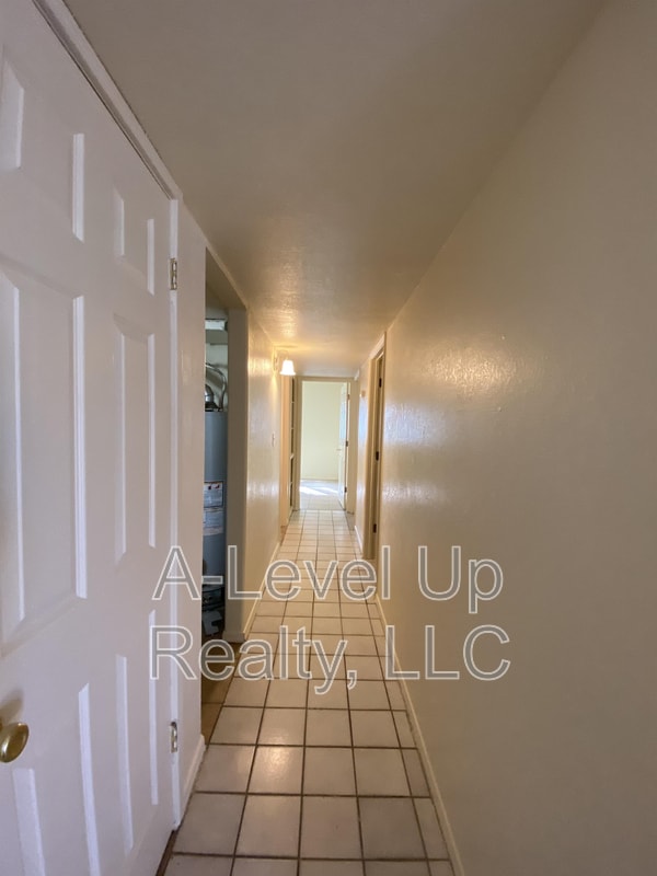 Building Photo - 2705 S Monterey Vista