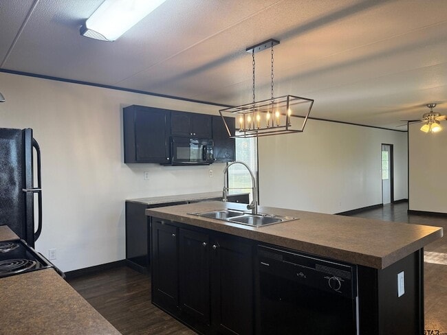 Building Photo - 359 Co Rd 3203