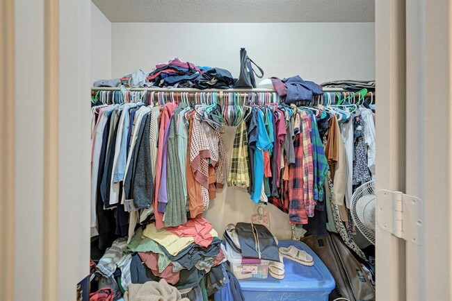 Building Photo - 921 Dexter Dr