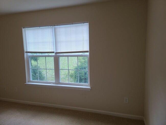 Building Photo - 3 Bedroom Townhome for Rent in Waynesboro