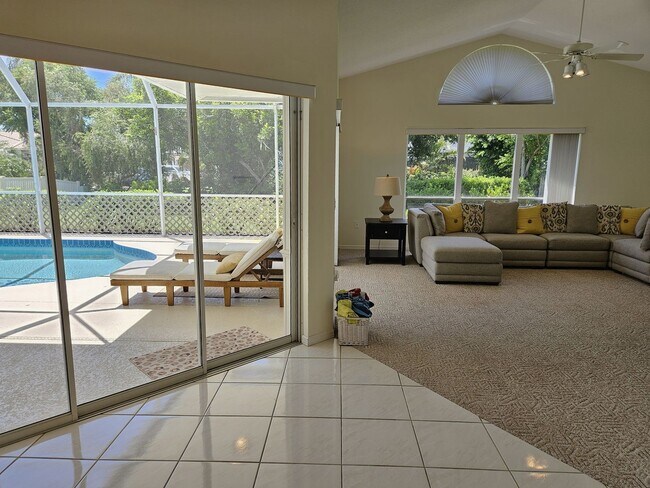 Building Photo - Seasonal Short-Term Private Heated Pool Home with 3 Bedroom, 2.5 Bath, 2 Car Garage in Sorrento W...