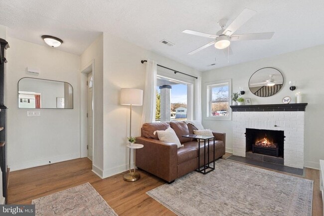 Building Photo - 701 S 2nd St