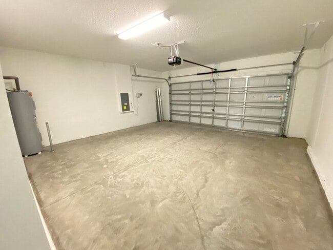 Building Photo - 12012 Miracle Mile Dr, Riverview, FL 33578