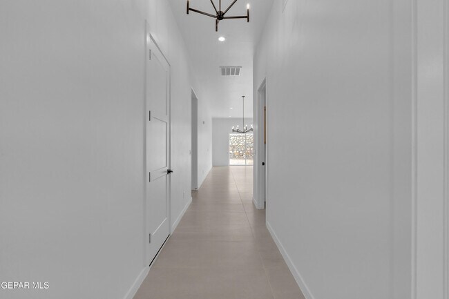 Building Photo - 12825 Middlesbrough Ave