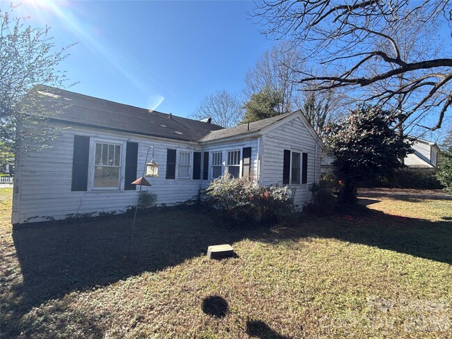 Building Photo - 1133 Princeton Ave