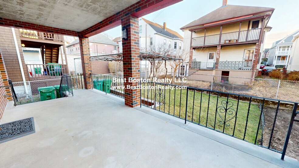 Building Photo - 14 Wellesley St