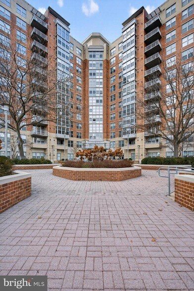 Building Photo - 11800 Sunset Hills Rd