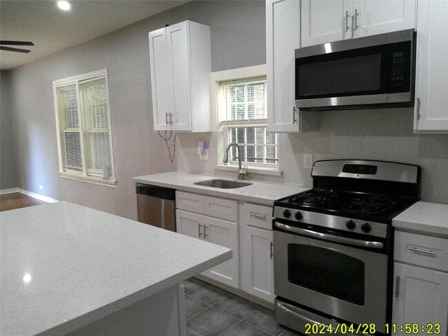 Building Photo - 3217 Winbern St