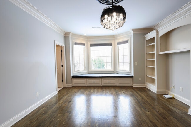 Building Photo - 9020 Whisperinghill Dr