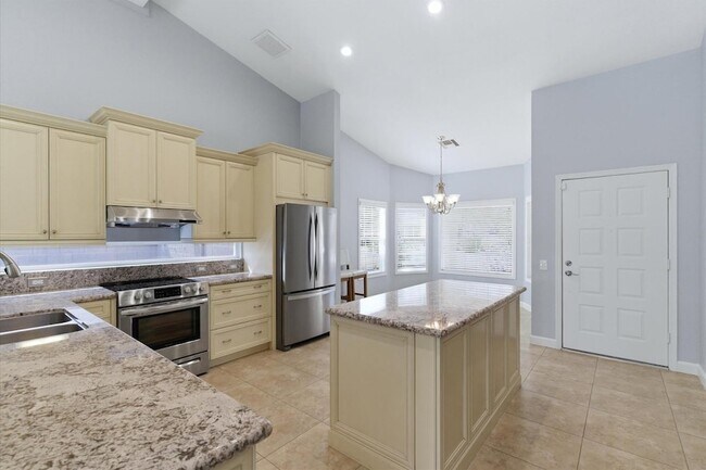 Building Photo - 4221 E Everett Dr