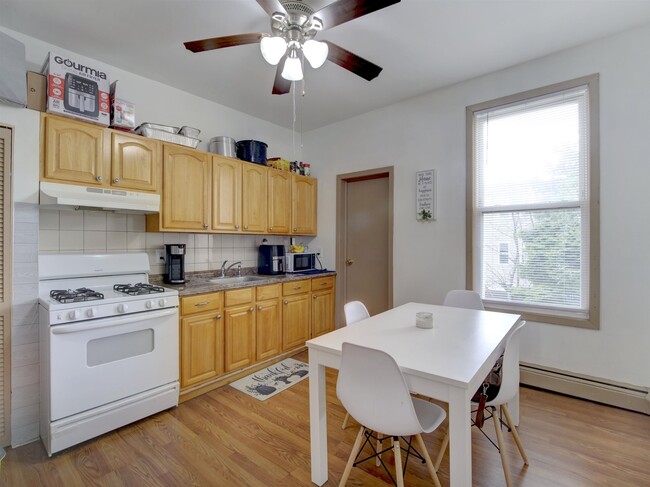Building Photo - 1209 14th St