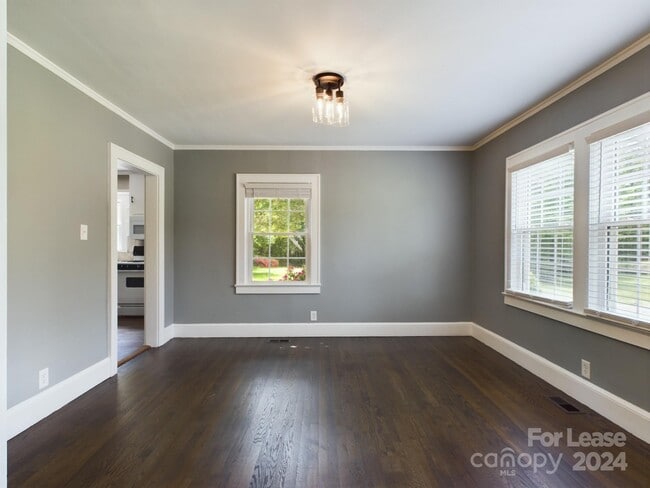 Building Photo - 618 Monroe Hwy