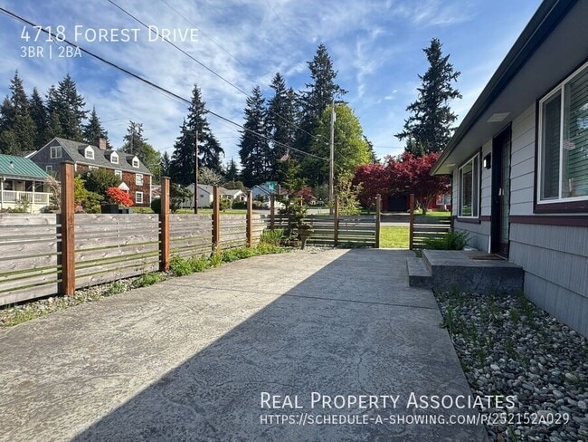 Building Photo - 4718 Forest Dr