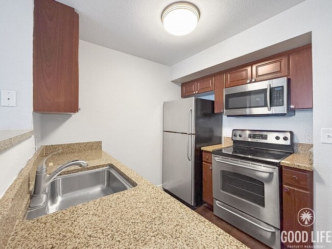 Building Photo - Stunning 2BD/2BA Condo in Little Italy W/ ...