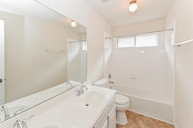 Building Photo - 14326 Stonebury Trail Ln