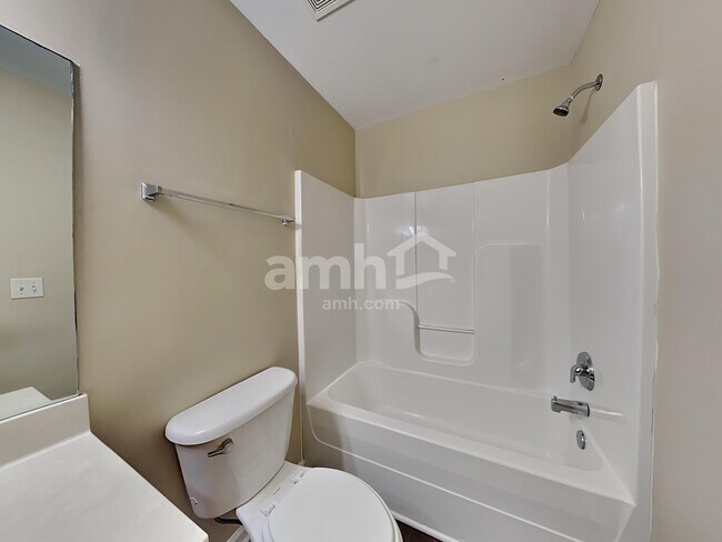 Building Photo - 2106 Bimelech Ln